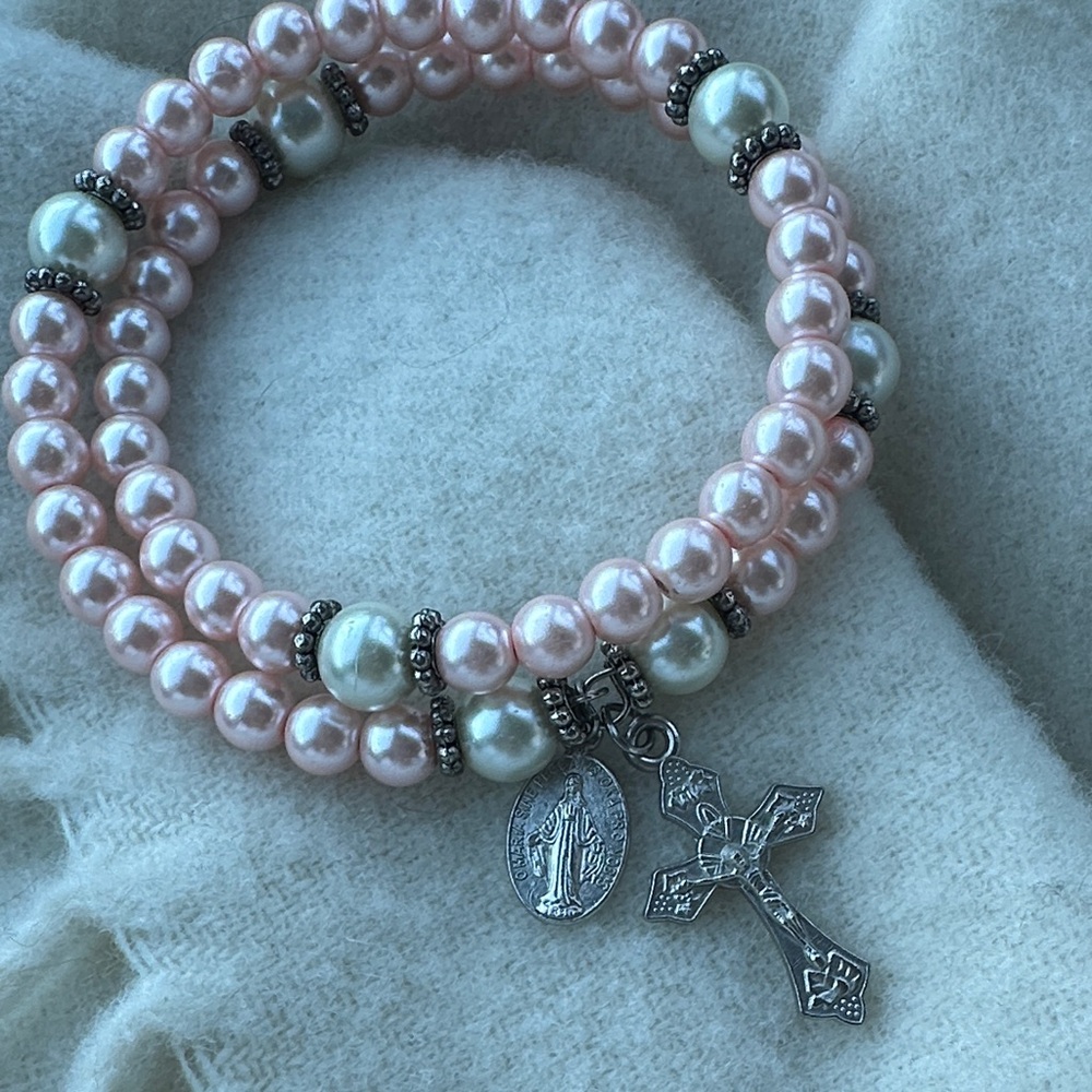 Beaded Faux Pearl Memory Wire Bracelet with Silver Tone Religious Charms